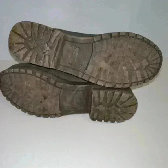 Maurice’s Smokey Grey Ankle Bootie with Zippers on the back. Women’s Size 7 1/2. - Picture 13 of 13